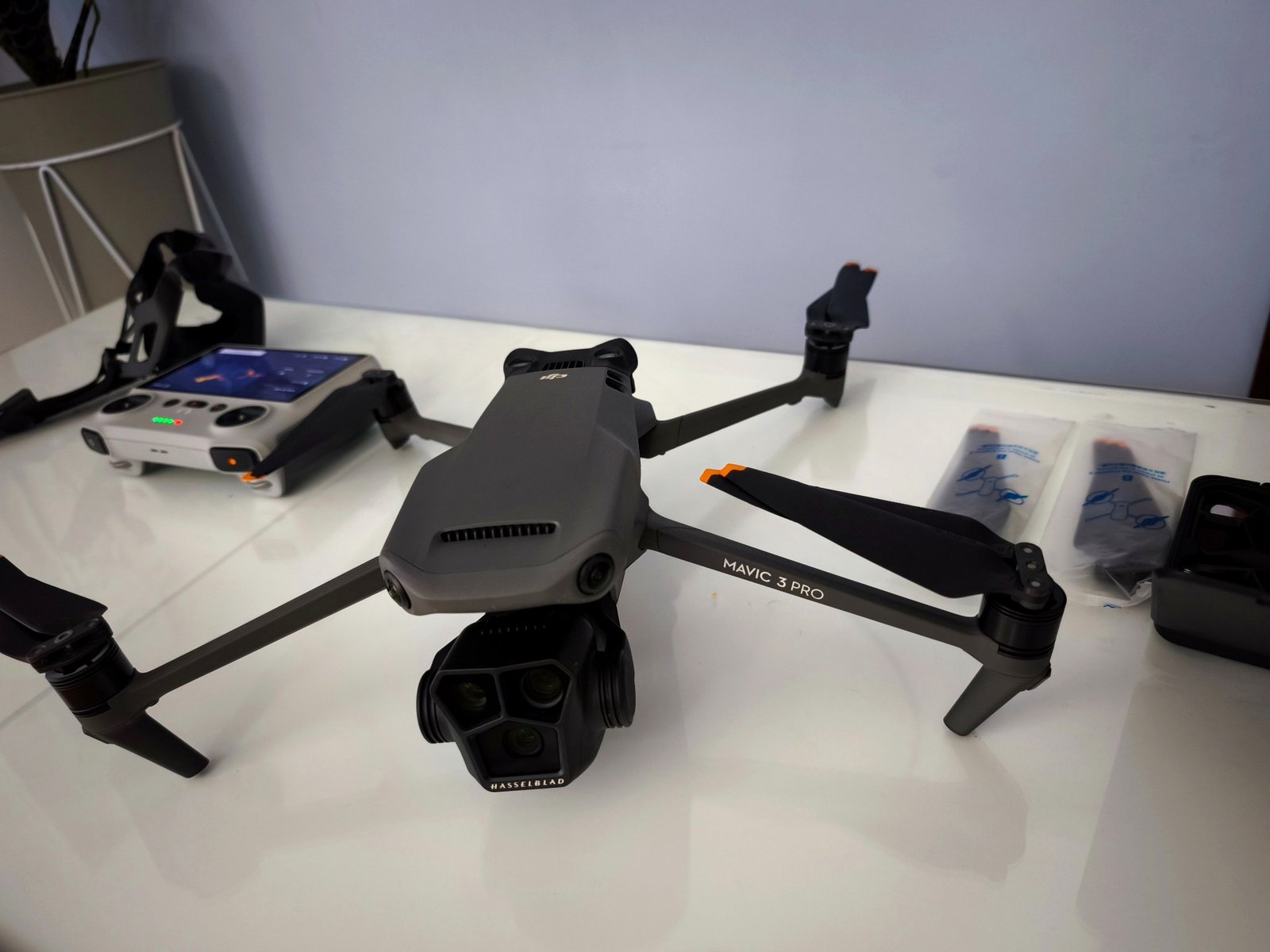 Drone DJI Mavic 3 Pro utilizado como equipo de apoyo para inspección aérea